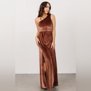 Baltic Born Tatiana Velvet One Shoulder Dress in Desert Rose Size L